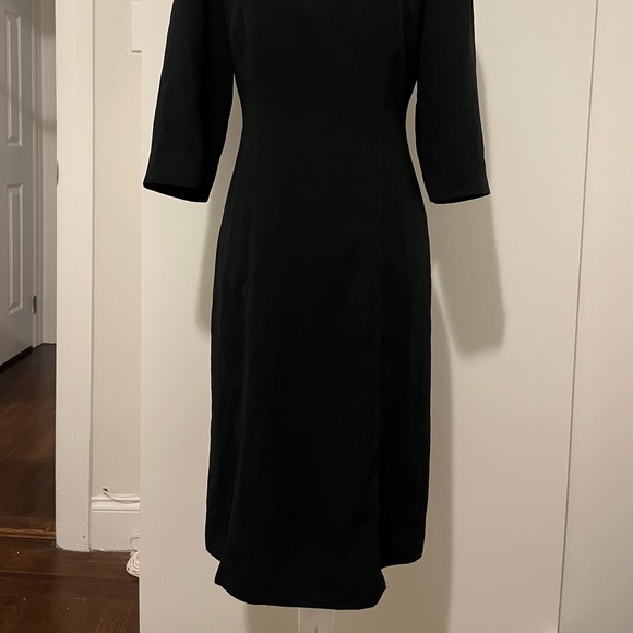 CLASSY & TIMELESSALL EFFORTLESS BLACK DRESS - Picture 4 of 4